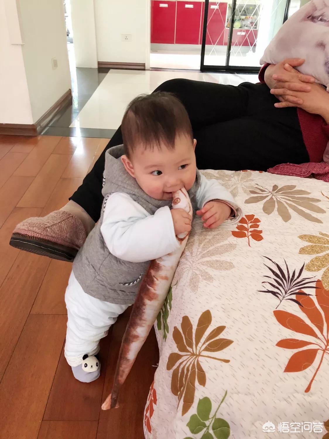 童泰衣服怎么查真假啊-小孩的衣服、尿不湿以及各种用品能在网上买吗？母婴店的婴儿用品有保障吗？