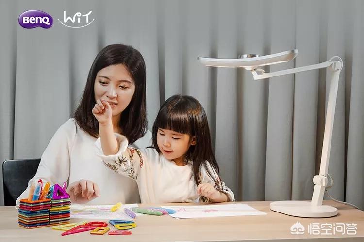 护眼灯哪个牌子更好更专业-护眼灯什么牌子好?求推荐？