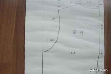 童装马甲裁剪纸样图-怎样制作超帅儿童西装马甲？